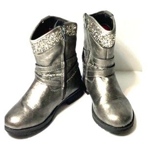 Kids sz 13 platinum cowboy boots.Great condition.